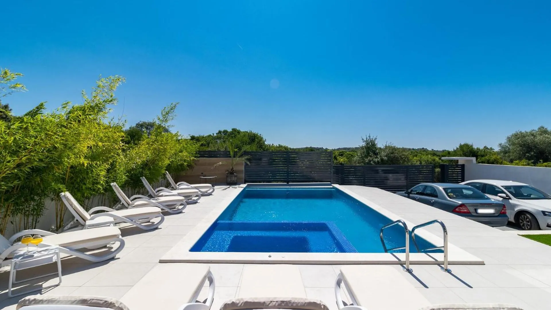 Modern Villa Miaa -32 M2 Pool, 4 En-Suite Bedrooms Medulin