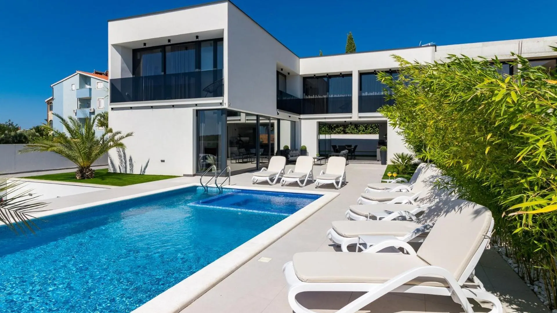 Modern Villa Miaa -32 M2 Pool, 4 En-Suite Bedrooms Medulin
