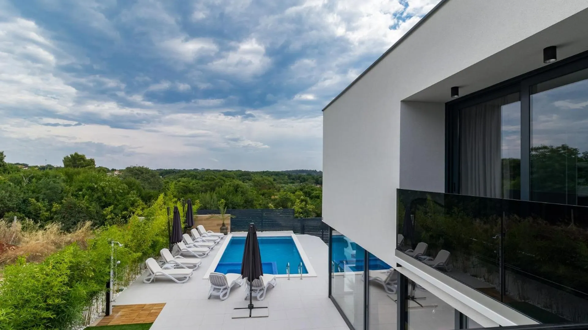 Modern Villa Miaa -32 M2 Pool, 4 En-Suite Bedrooms Medulin Hırvatistan
