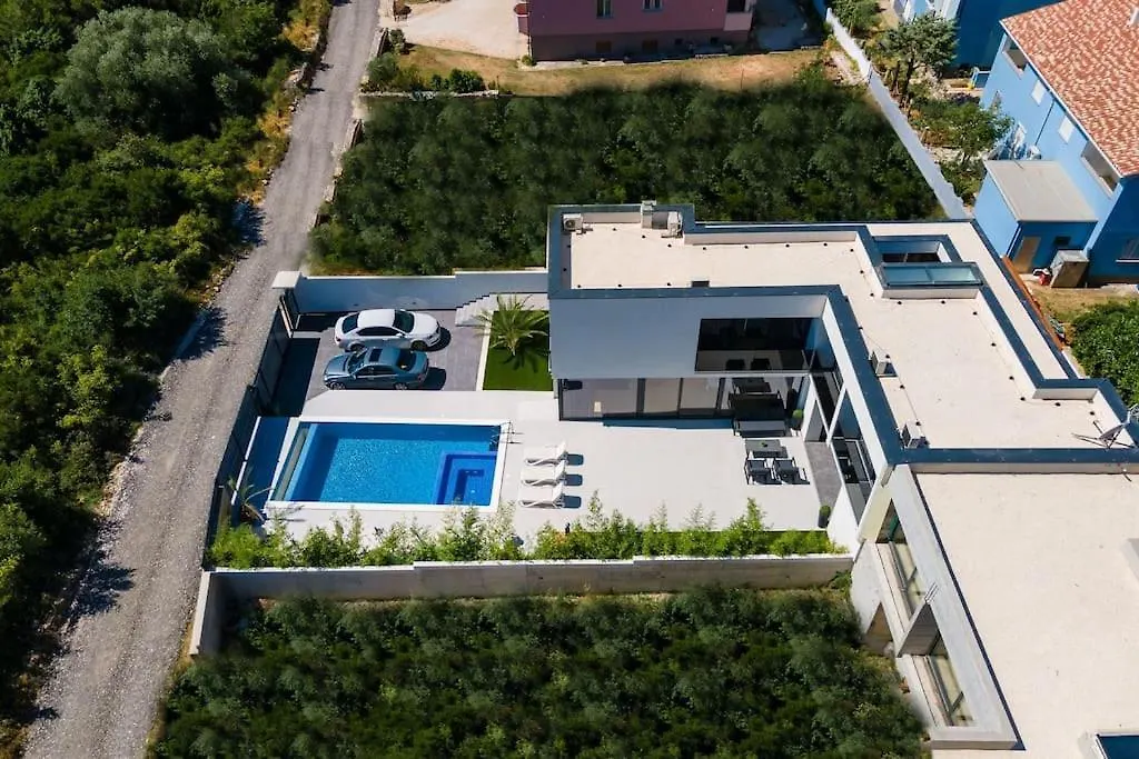 Modern Villa Miaa -32 M2 Pool, 4 En-Suite Bedrooms Medulin