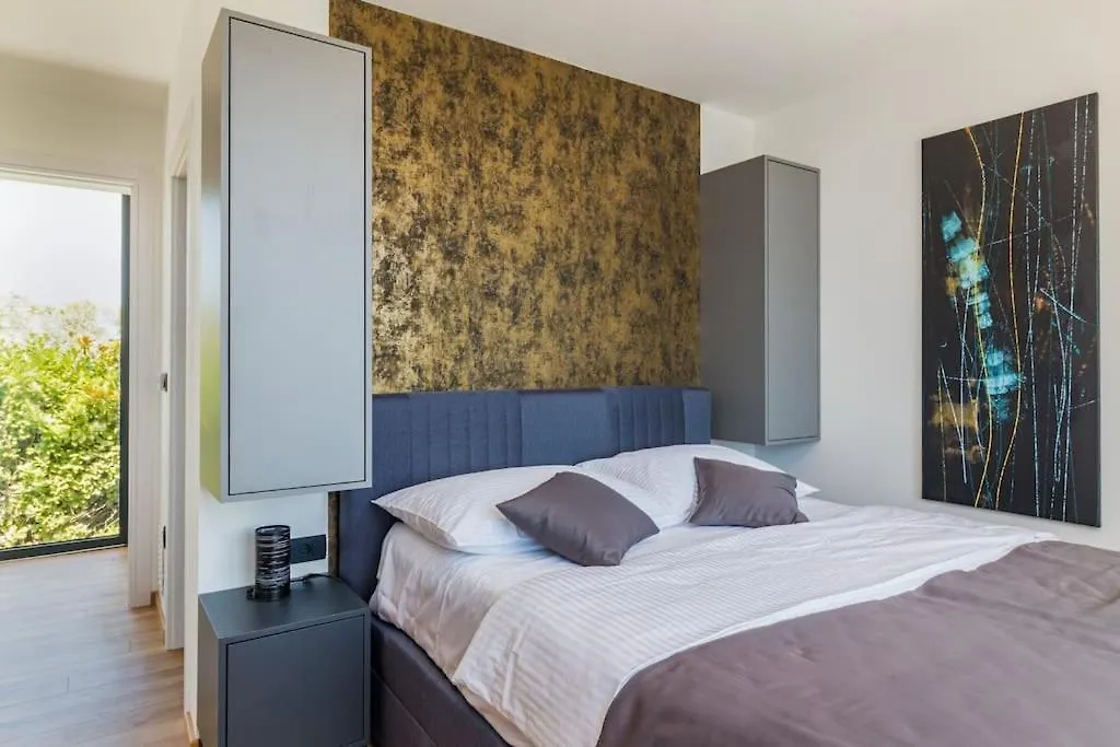 Modern Villa Miaa -32 M2 Pool, 4 En-Suite Bedrooms Medulin