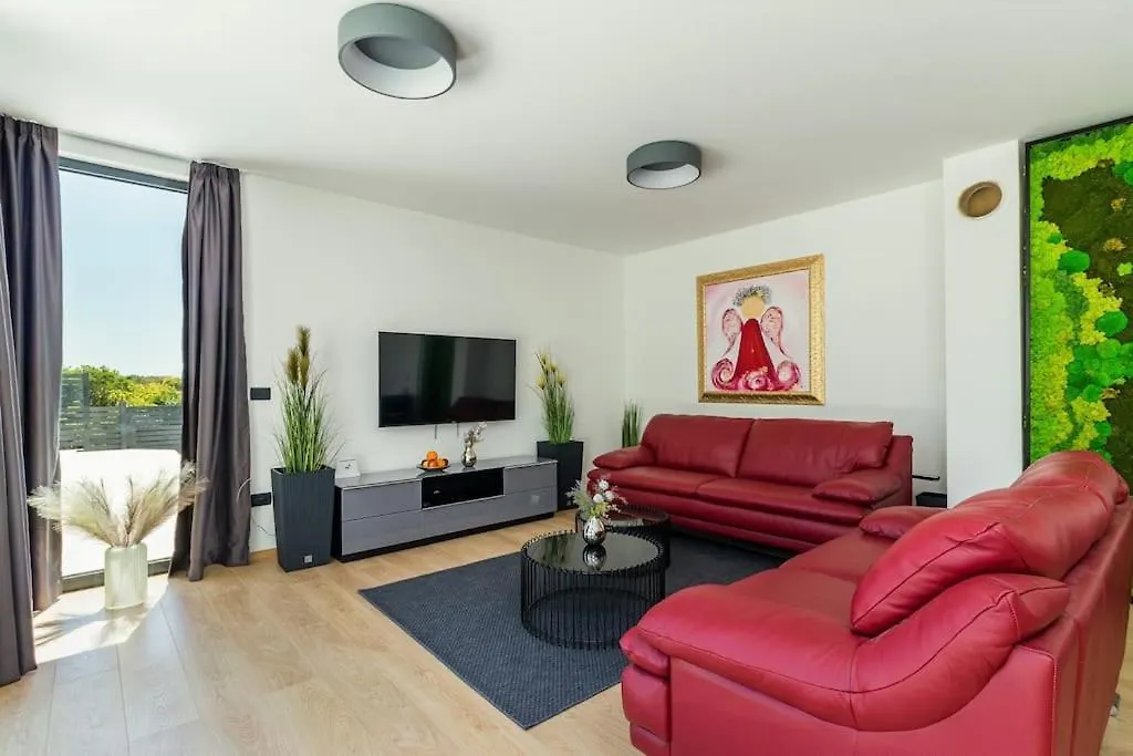 Modern Villa Miaa -32 M2 Pool, 4 En-Suite Bedrooms Medulin